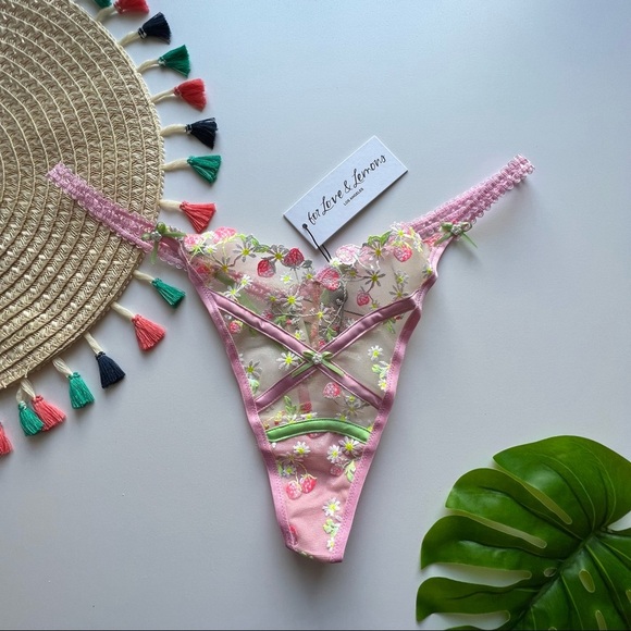 For Love And Lemons Tutti Frutti Shimmer Thong Panty
X-Large NEW - Picture 5 of 8